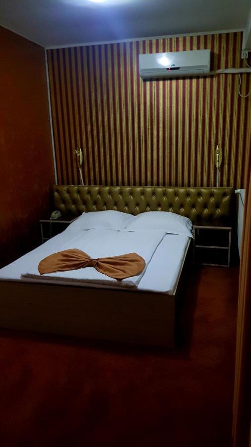 Asia Hotel Târgu Jiu Dış mekan fotoğraf