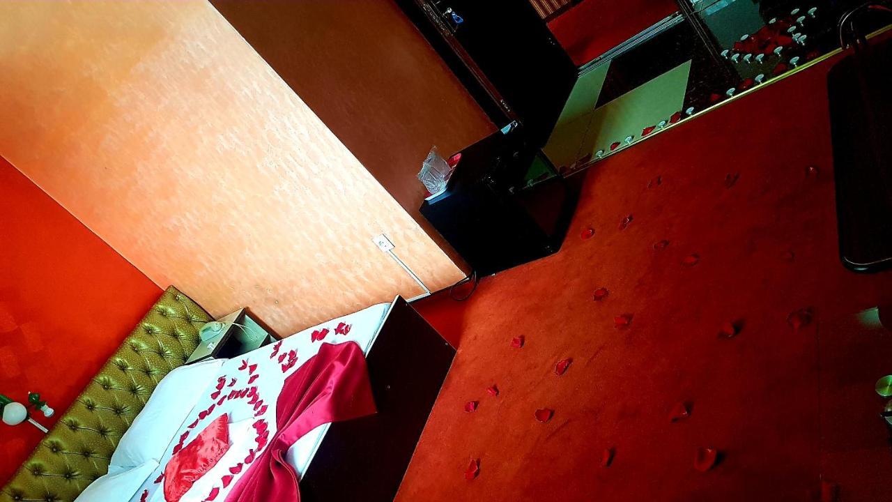 Asia Hotel Târgu Jiu Dış mekan fotoğraf