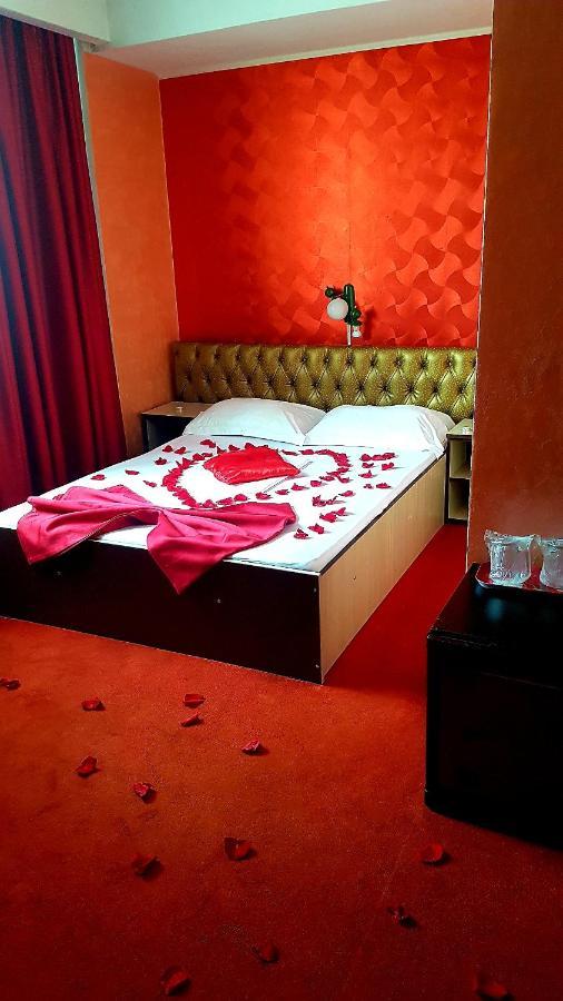Asia Hotel Târgu Jiu Dış mekan fotoğraf