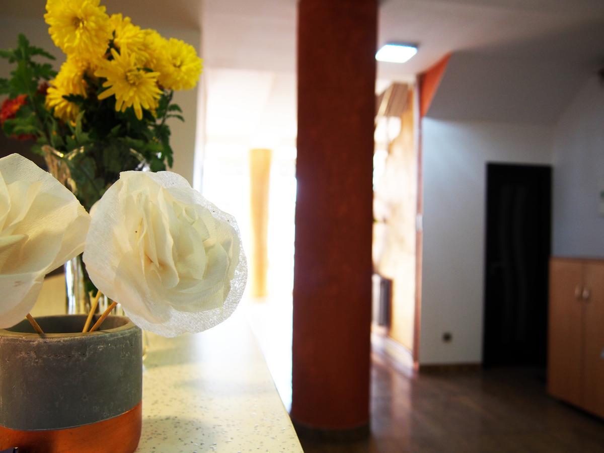Asia Hotel Târgu Jiu Dış mekan fotoğraf
