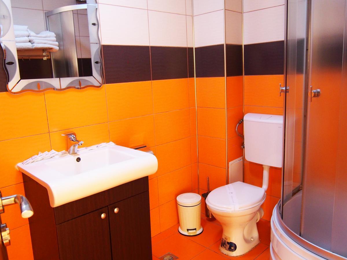 Asia Hotel Târgu Jiu Dış mekan fotoğraf
