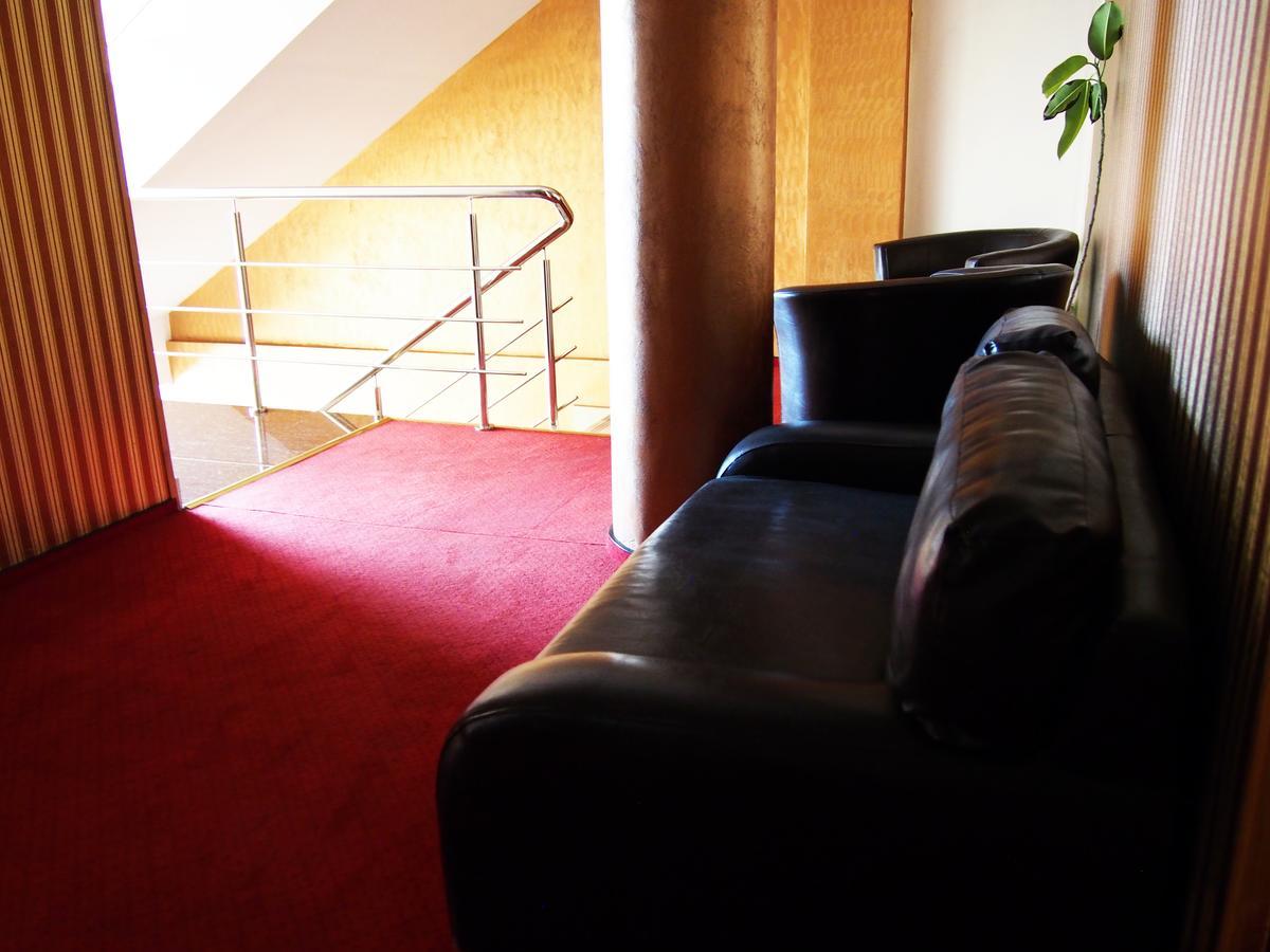Asia Hotel Târgu Jiu Dış mekan fotoğraf