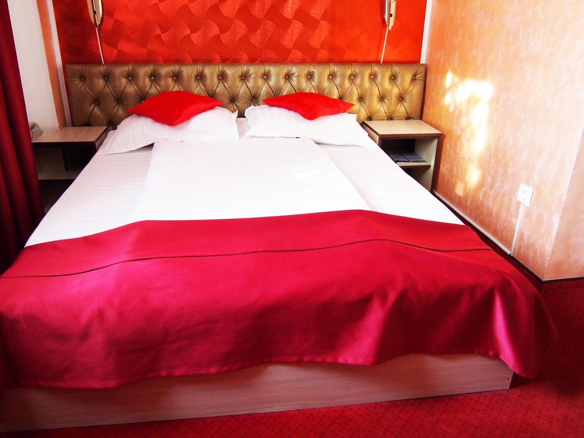 Asia Hotel Târgu Jiu Dış mekan fotoğraf